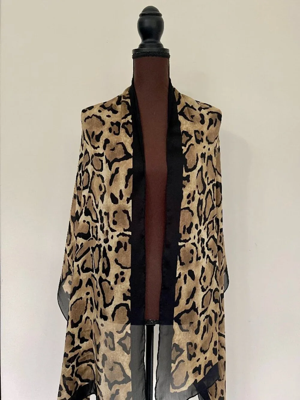 New Gucci Animal Print Silk Satin Stole Wrap